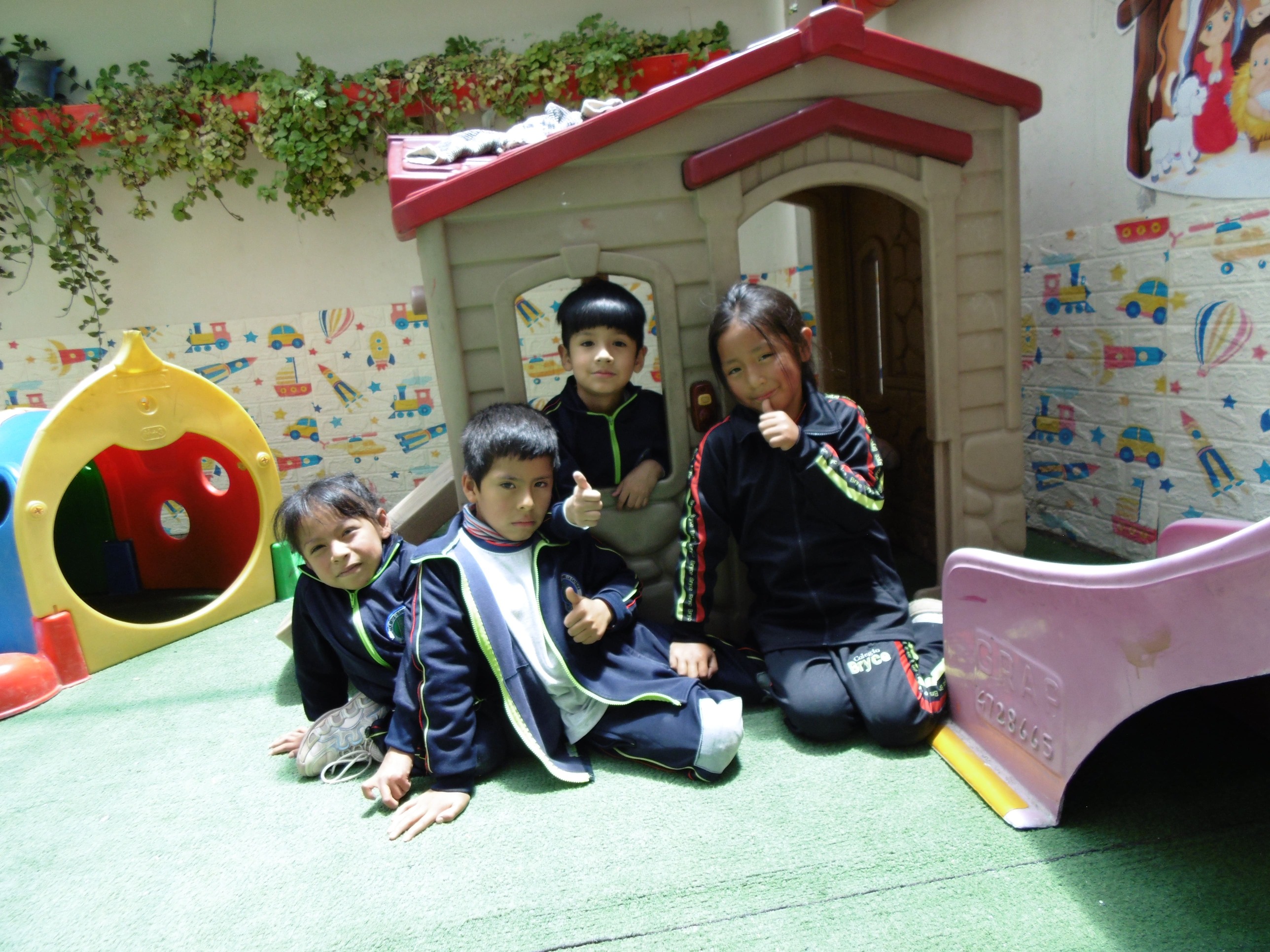 Niños aprendiendo matemáticas